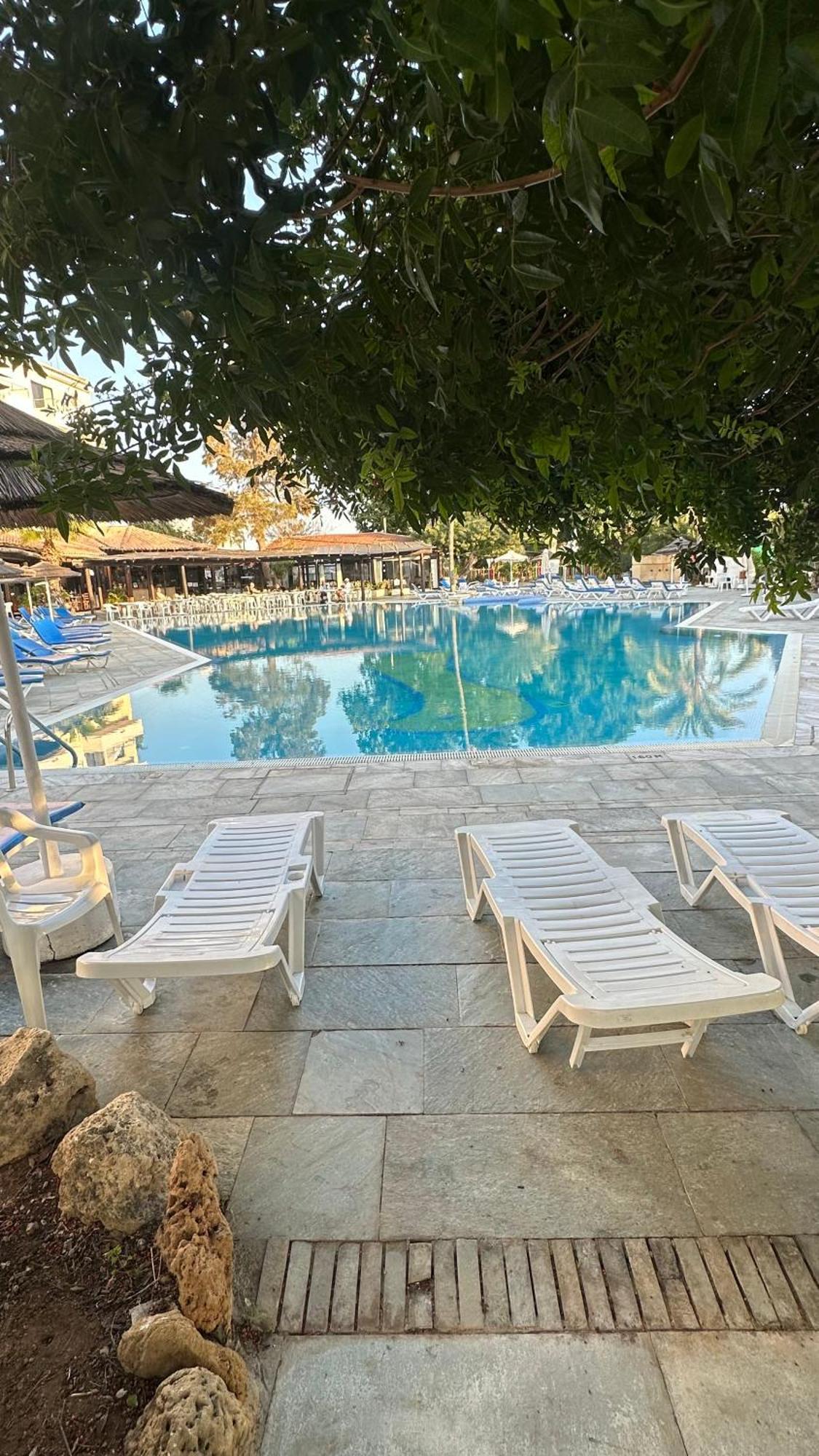 Paphos gardens studio suite Extérieur photo